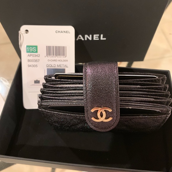 ⛔️Sold⛔️ 19S Chanel Iridescent multi card - Picture 3 of 8